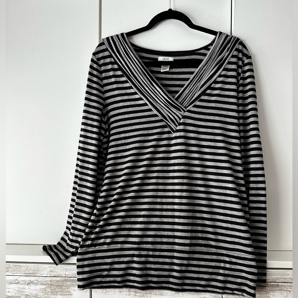 🖤 Cache Black & Gray Striped V-Neck Long Sleeve Top Size L